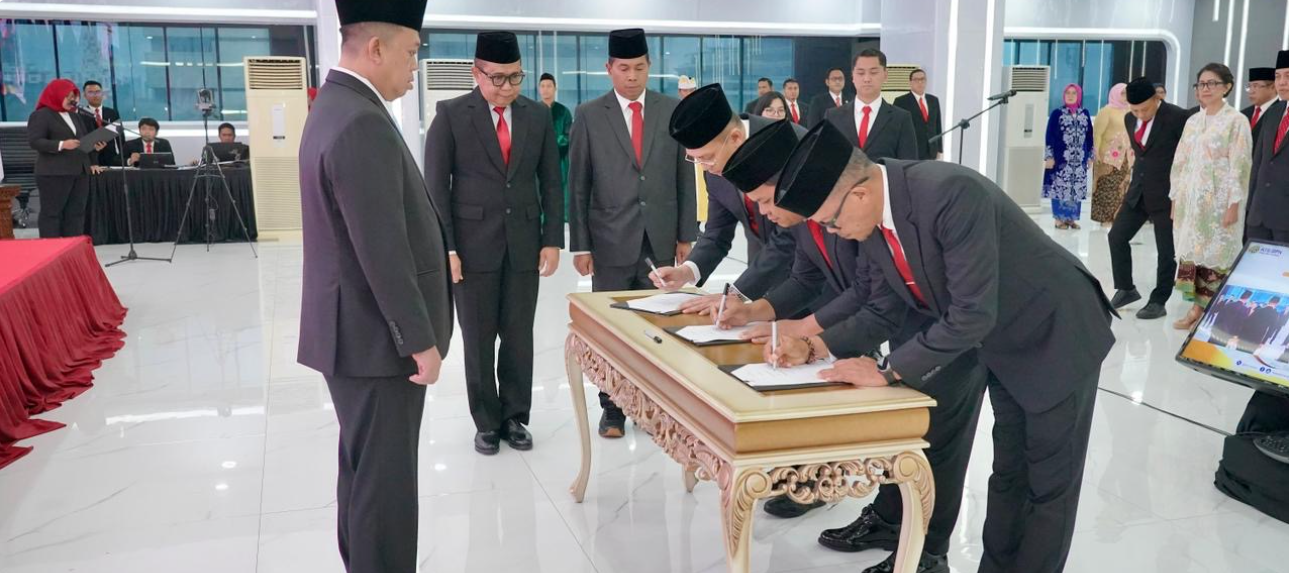Menteri Nusron Wahid Lantik 31 Pejabat ATR/BPN: "Permudah Urusan Rakyat, Jangan Dipersulit!"