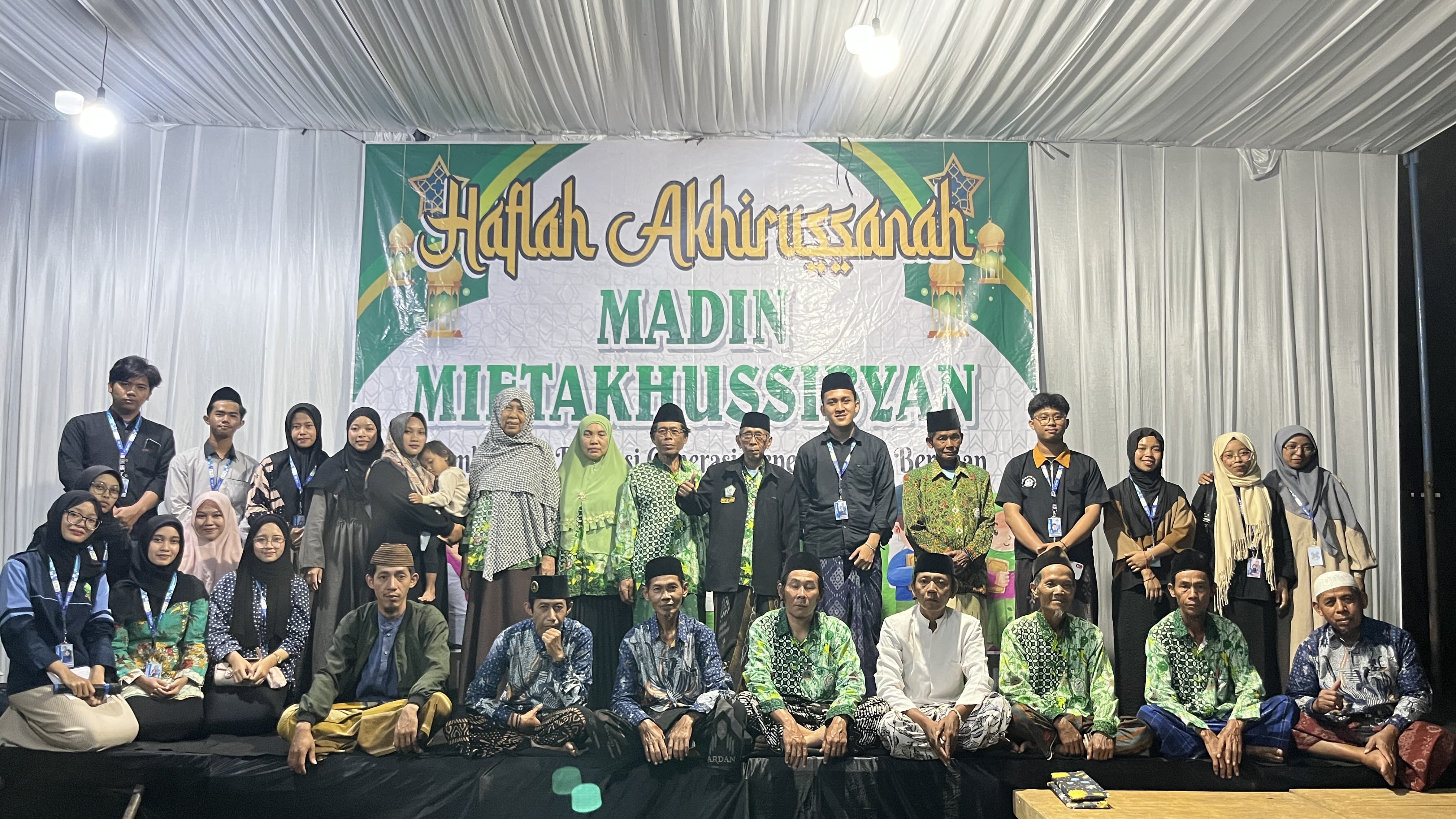 Haflah dan Akhirussanah Madin Miftahussibyan Kesasih: Santri Tampil Percaya Diri Bersama KKN MIT-21